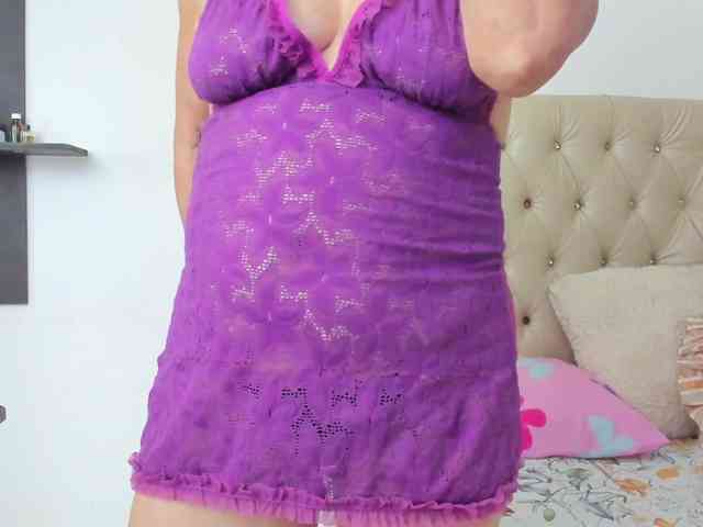 MatureBlonde webcam