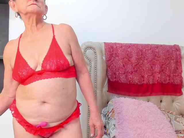 MatureBlonde webcam