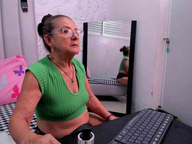 MatureBlonde MatureBlonde