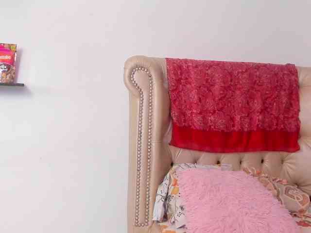MatureBlonde webcam