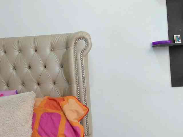 MatureBlonde webcam