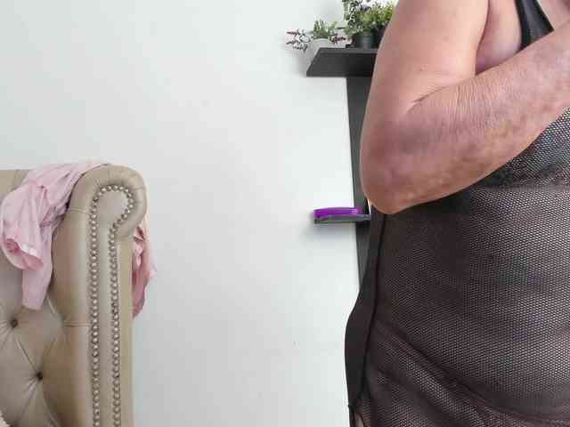 MatureBlonde webcam