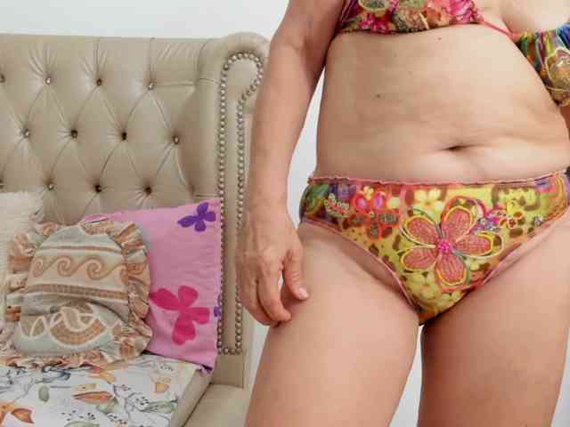 MatureBlonde webcam