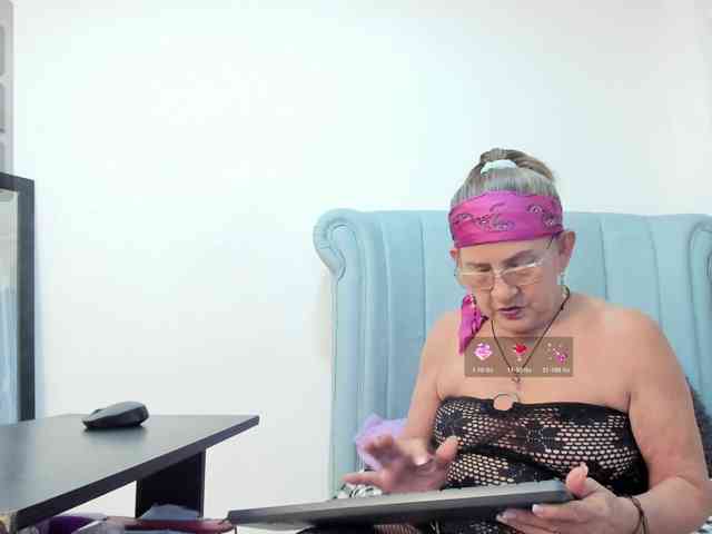 MatureBlonde MatureBlonde