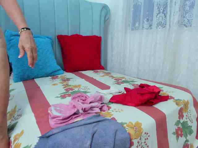 MatureBlonde MatureBlonde