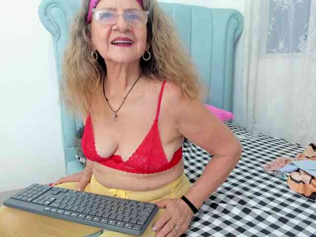 MatureBlonde MatureBlonde