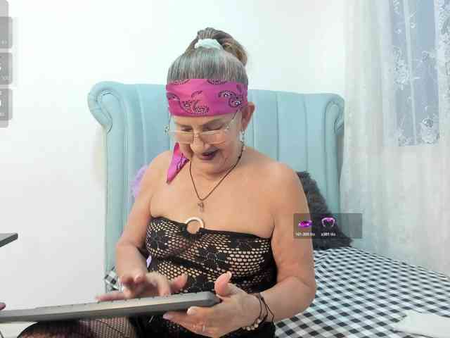 MatureBlonde MatureBlonde