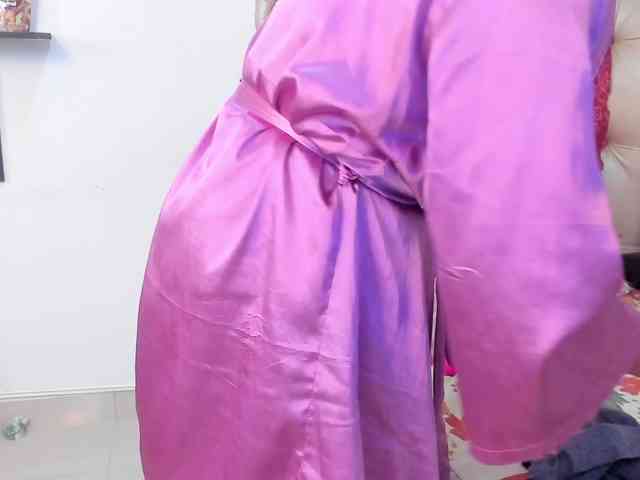 MatureBlonde webcam