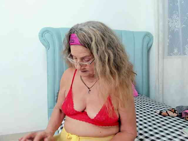 MatureBlonde MatureBlonde