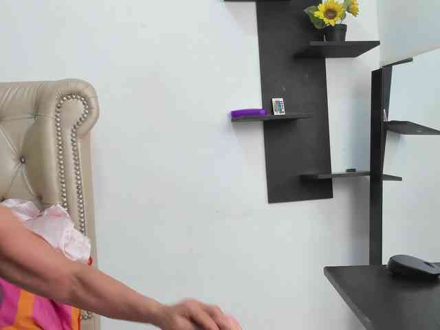 MatureBlonde webcam