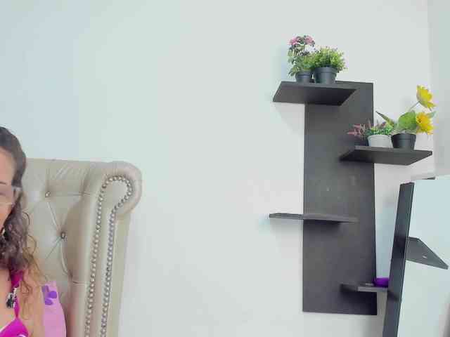 MatureBlonde webcam