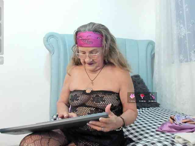 MatureBlonde MatureBlonde