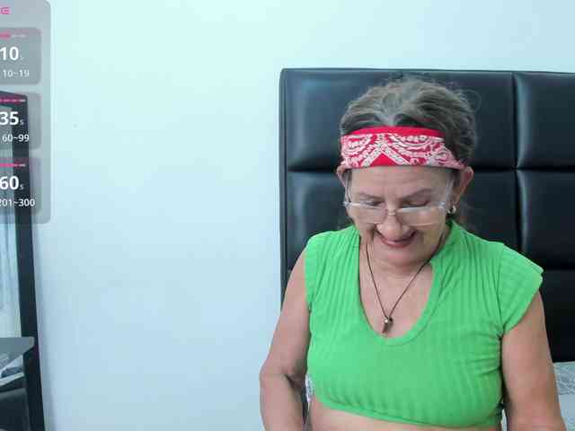 MatureBlonde webcam