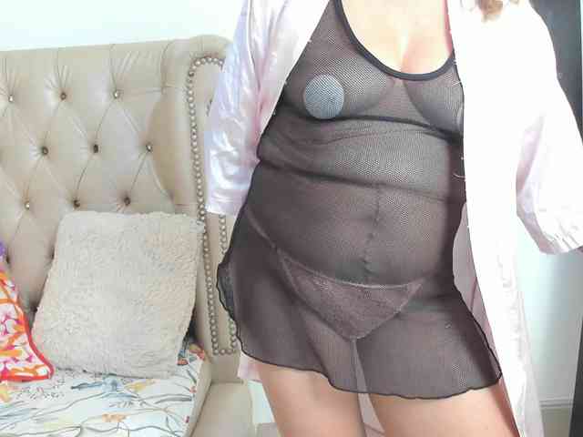 MatureBlonde webcam