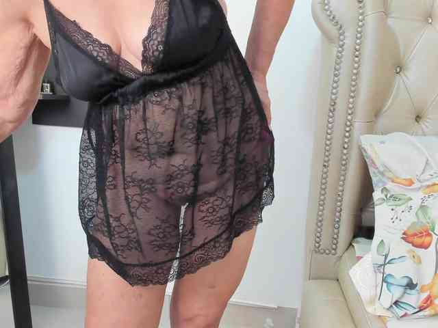 MatureBlonde webcam