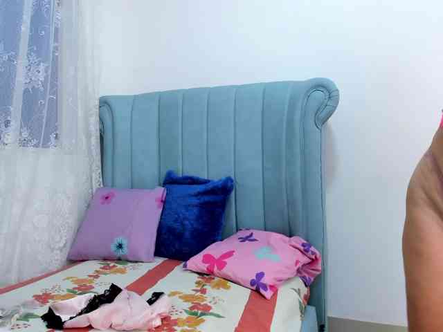 MatureBlonde MatureBlonde