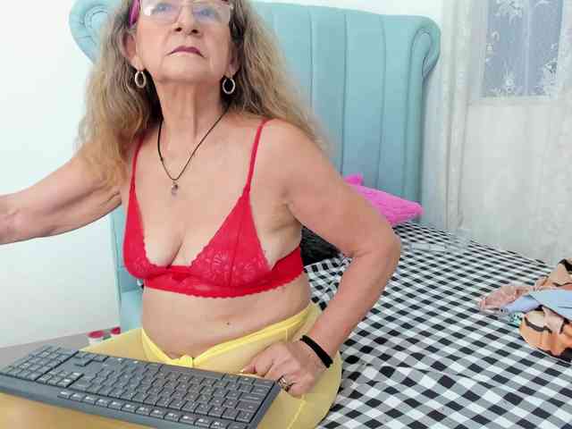 MatureBlonde MatureBlonde