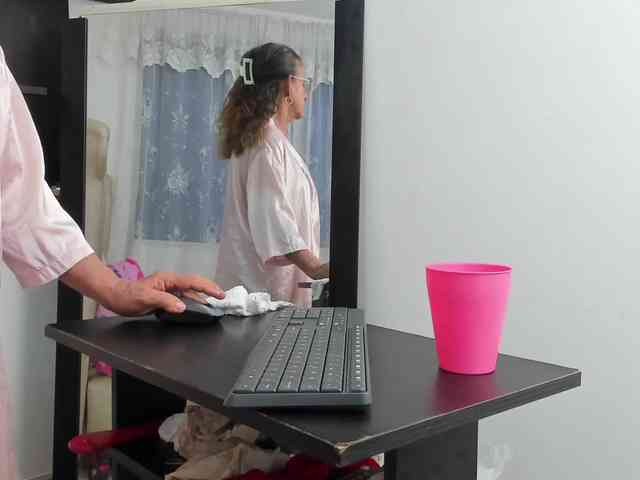MatureBlonde webcam