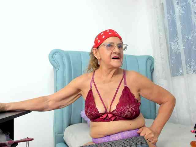 MatureBlonde MatureBlonde