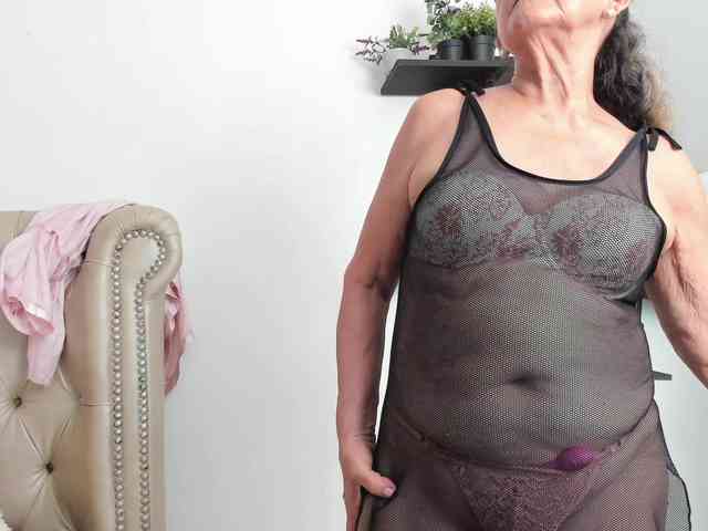 MatureBlonde webcam
