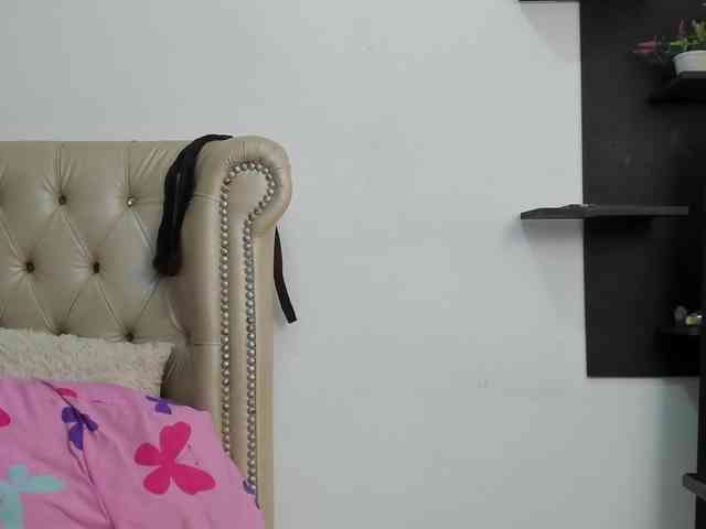 MatureBlonde webcam