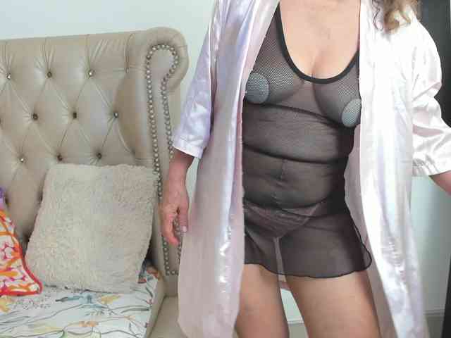MatureBlonde webcam