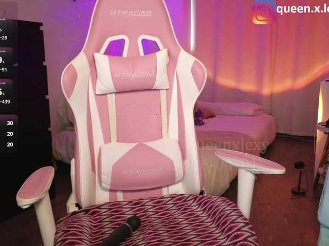 queenxlexy's BongaCams show and profile