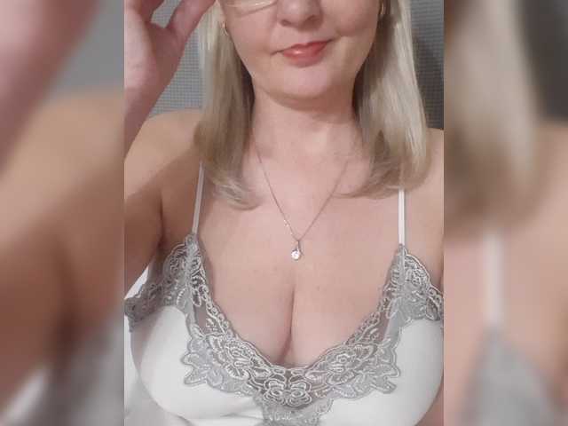 SexiestJess45's BongaCams show and profile