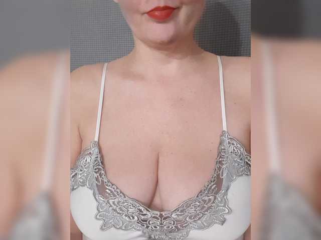 SexiestJess45's BongaCams show and profile