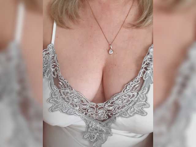 SexiestJess45's BongaCams show and profile