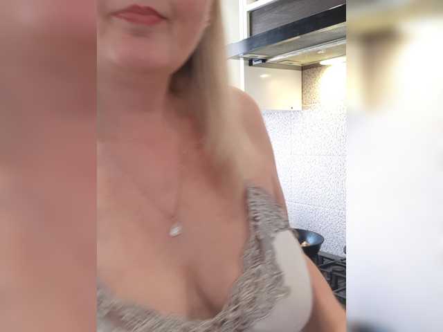 SexiestJess45's BongaCams show and profile