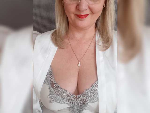 SexiestJess45's BongaCams show and profile