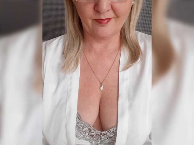 SexiestJess45's BongaCams show and profile