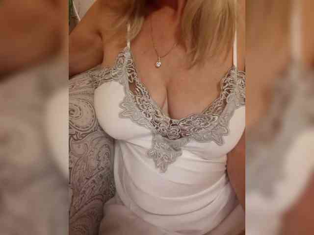 SexiestJess45 Live Webcam on BongaCams