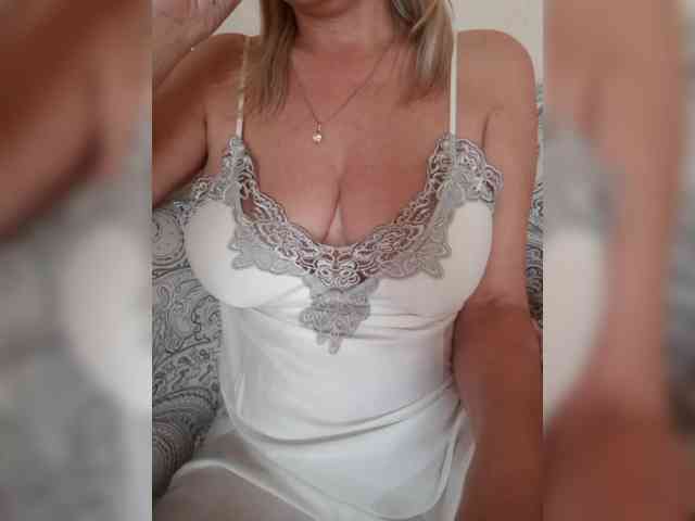 SexiestJess45 Live Webcam on BongaCams