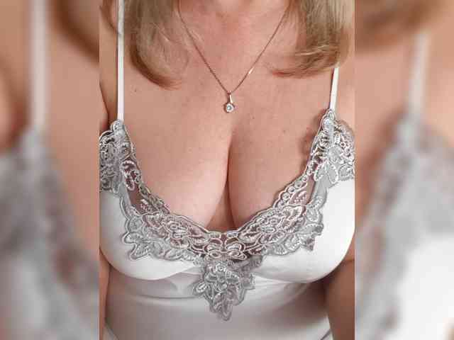 SexiestJess45 SexiestJess45