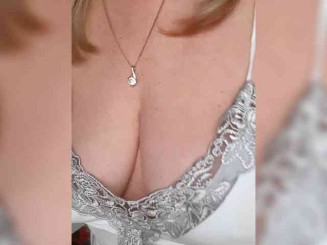 SexiestJess45 webcam