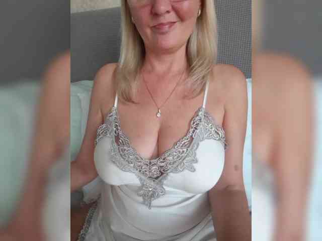 SexiestJess45 webcam