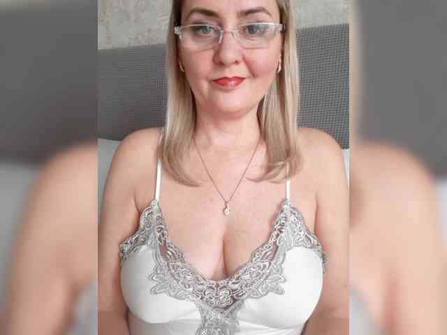 SexiestJess45 Live Webcam on BongaCams