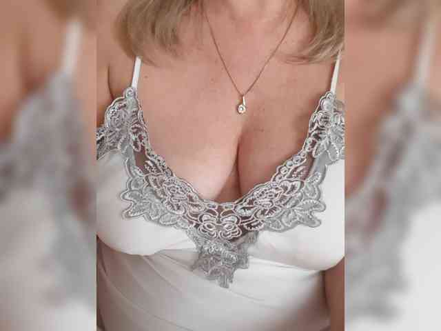 SexiestJess45 webcam