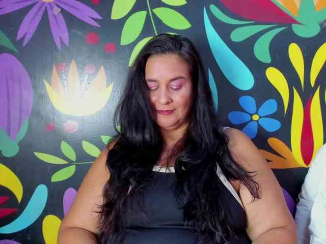 sharlott-bbw webcam