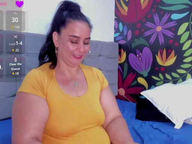 sharlott-bbw webcam