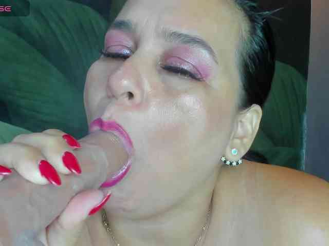 sharlott-bbw webcam