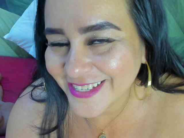 sharlott-bbw webcam