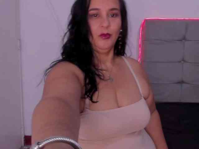 sharlott-bbw webcam