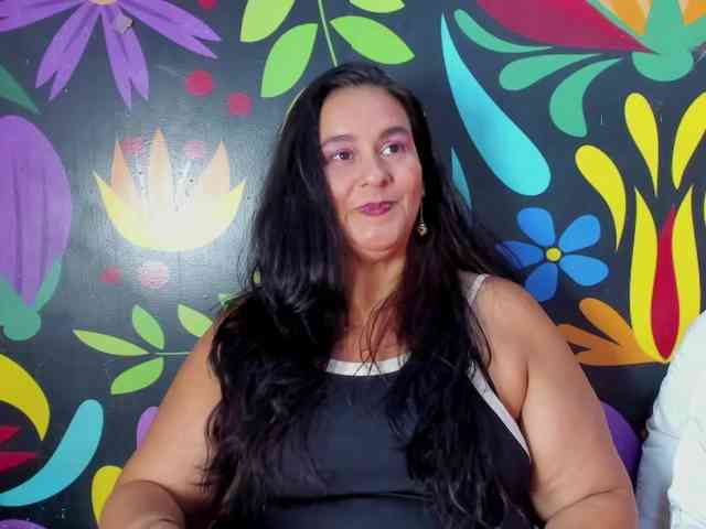 sharlott-bbw webcam