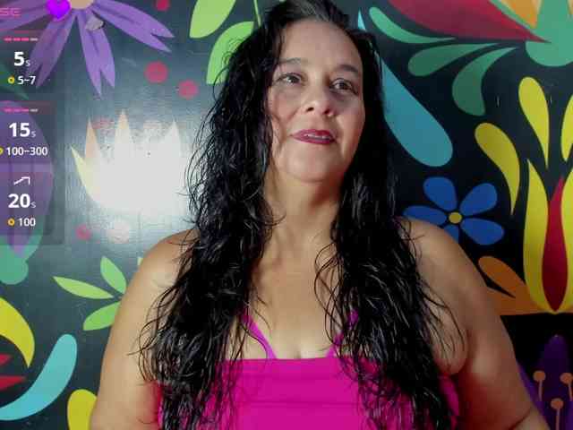 sharlott-bbw webcam