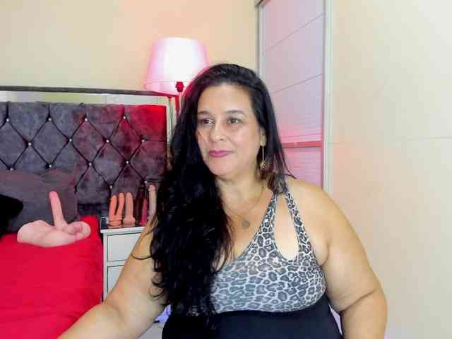 sharlott-bbw webcam