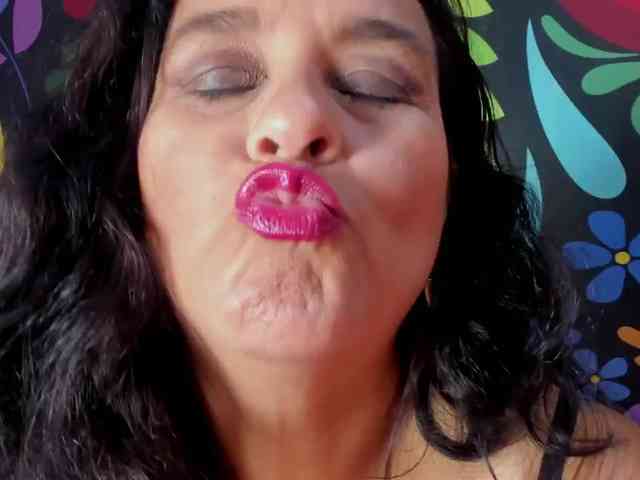 sharlott-bbw webcam