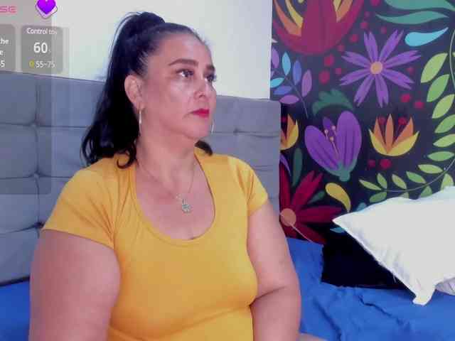 sharlott-bbw webcam